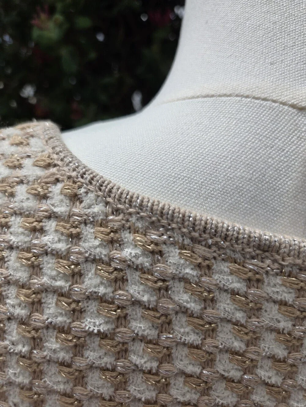 Ann Taylor Women's Sleeveless Textured Knit Sweater Top - Cream & Tan - Size 4